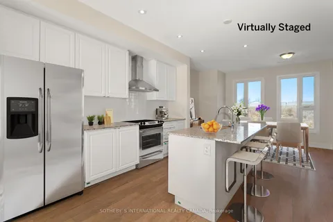 19 Mariner&apos;s Pier Way, Orillia, ON L3V 8P4