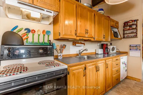 47 Parklane Crt, Tiny, ON L9M 0J1