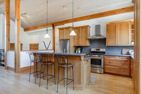 3 Robertson Crt, Clearview, ON L9Y 3Y9