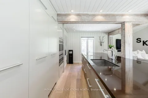 15 Newton Way, Clearview, ON L9Y 3Y9