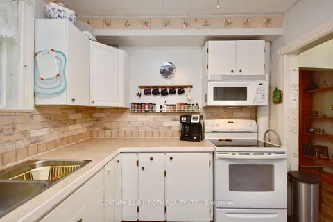 14 Mill St, Springwater, ON L0L 1V0