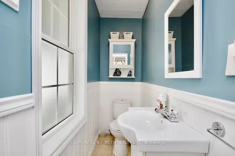 14 Mill St, Springwater, ON L0L 1V0