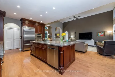 5 Timber Crt, Springwater, ON L0L 0H7