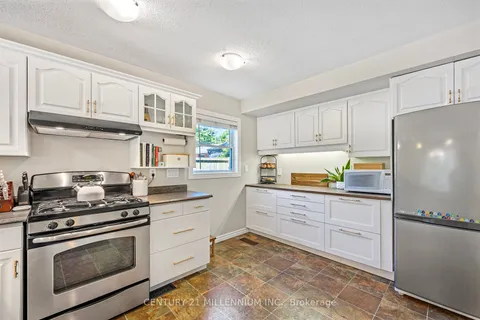 3326 Cleveland Ave, Severn, ON L3V 0V9