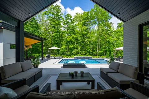 28 Byers St, Springwater, ON L9X 2A3