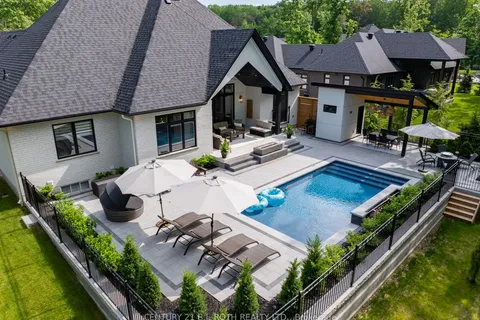 28 Byers St, Springwater, ON L9X 2A3