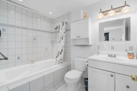 165 Parkview Ave, Orillia, ON L3V 4M4
