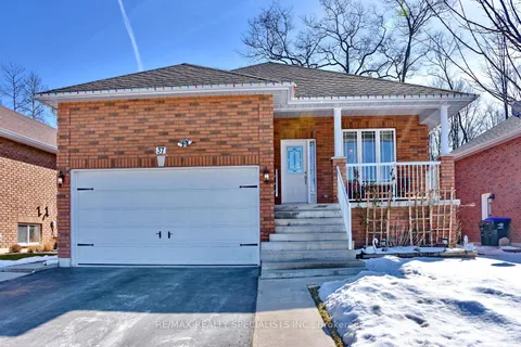 37 Tona Tr, Wasaga Beach, ON L9Z 0A5