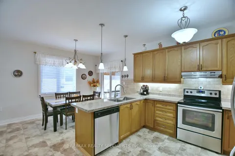 37 Tona Tr, Wasaga Beach, ON L9Z 0A5