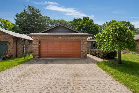 29 Layton Cres, Barrie, ON L4N 6G3
