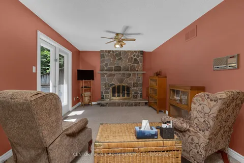 29 Layton Cres, Barrie, ON L4N 6G3