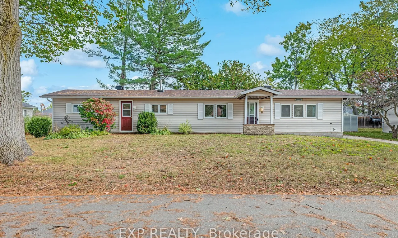 6 Carruthers St, Wasaga Beach, ON L9Z 1K2