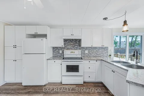 6 Carruthers St, Wasaga Beach, ON L9Z 1K2