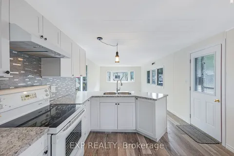 6 Carruthers St, Wasaga Beach, ON L9Z 1K2