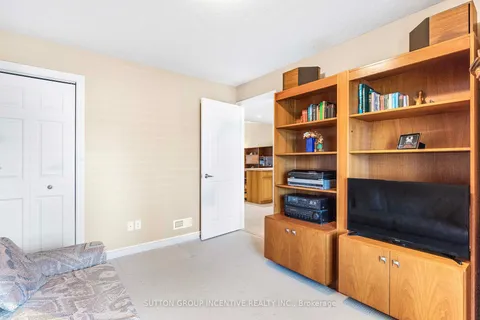 111 Meadow Lane, Wasaga Beach, ON L9Z 0A4