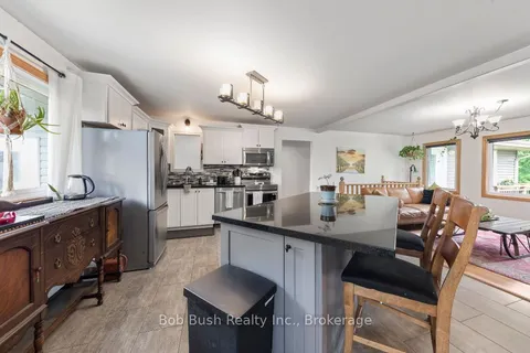 2 Dunlop Dr, Severn, ON L0K 1E0
