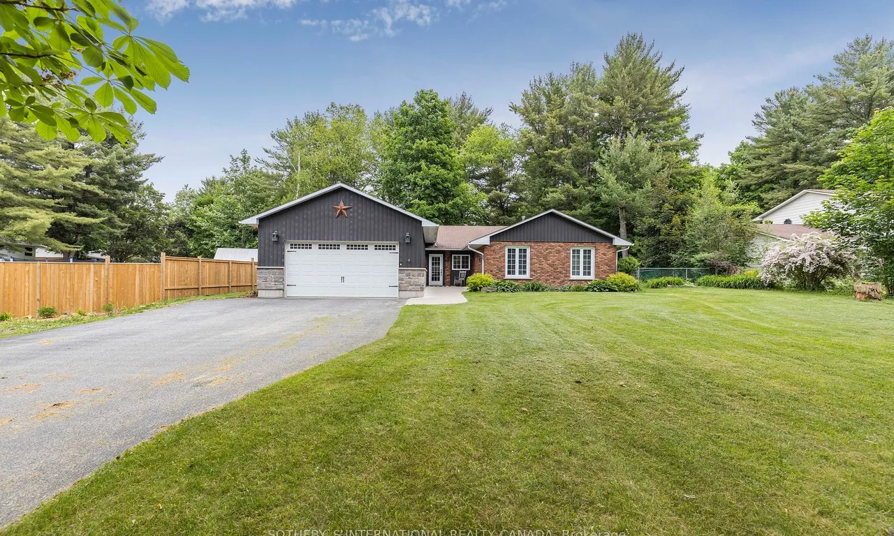 21 Luella Blvd, Springwater, ON L9X 0X1