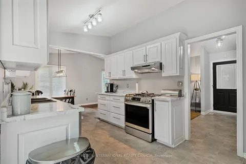 21 Luella Blvd, Springwater, ON L9X 0X1
