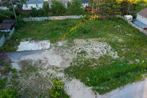 1 Riverdale Dr, Wasaga Beach, ON L9Z 1E9