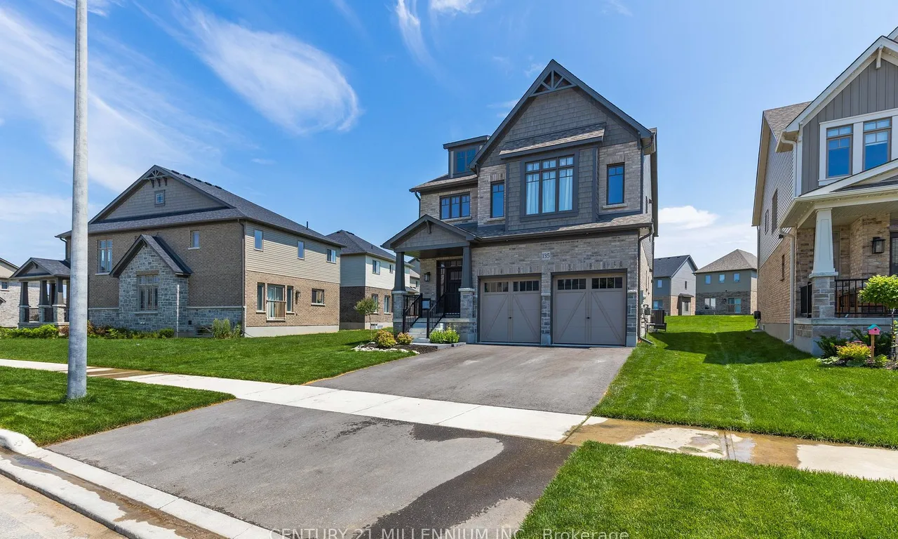 135 Plewes Dr, Collingwood, ON L9Y 5M4