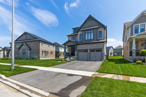 135 Plewes Dr, Collingwood, ON L9Y 5M4