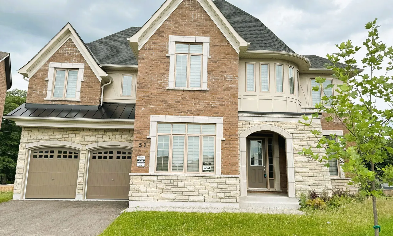 51 Sanford Circ, Springwater, ON L9X 2A9