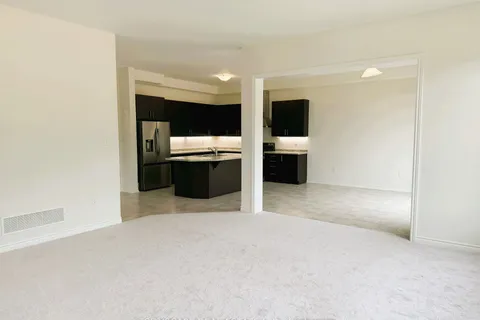 51 Sanford Circ, Springwater, ON L9X 2A9