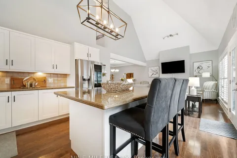 5 Invermara Crt, Orillia, ON L3V 8B4