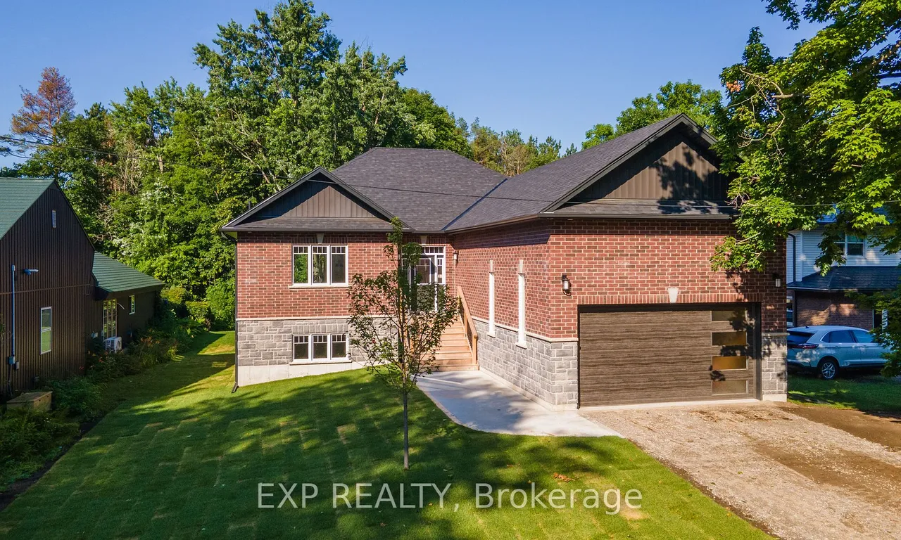 8 Alexander St, Springwater, ON L3V 3T8