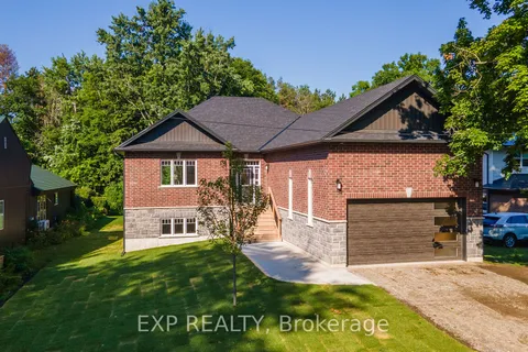 8 Alexander St, Springwater, ON L3V 3T8