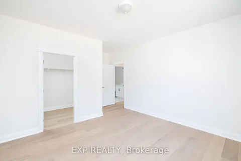 8 Alexander St, Springwater, ON L3V 3T8