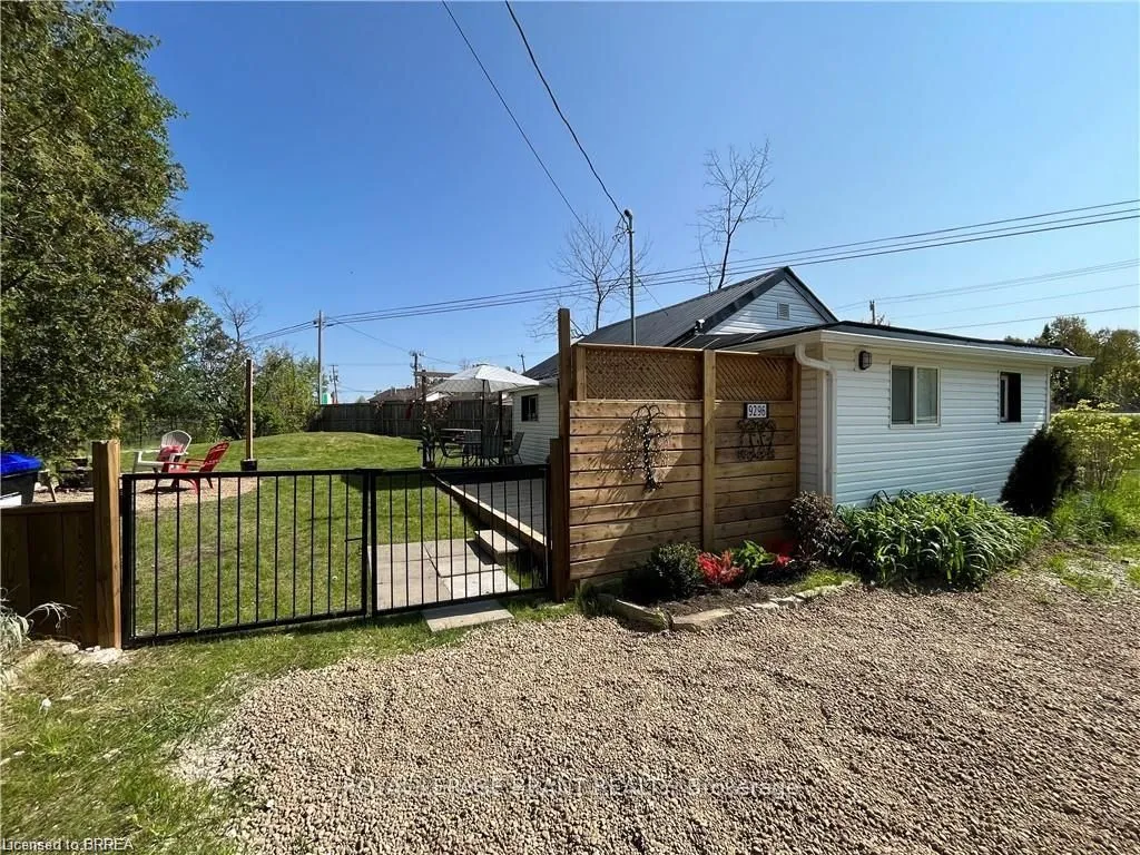 9296 Beachwood Rd, Collingwood, ON L9Y 3Z1