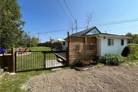 9296 Beachwood Rd, Collingwood, ON L9Y 3Z1