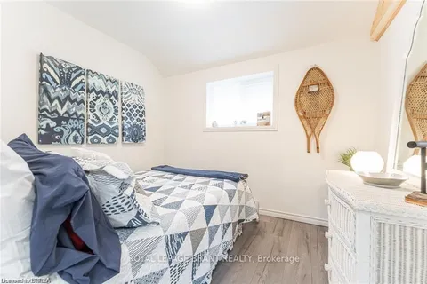 9296 Beachwood Rd, Collingwood, ON L9Y 3Z1