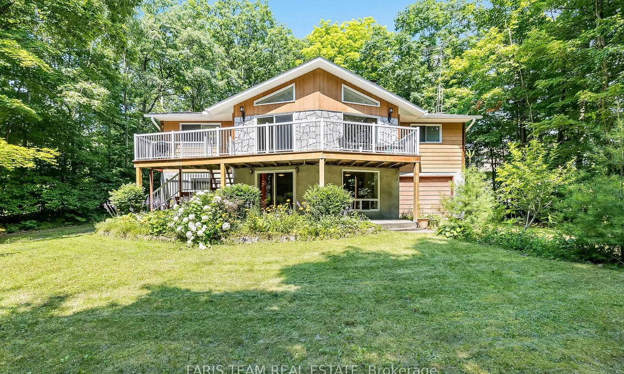 20 Tall Pines Dr, Tiny, ON L9M 0H4