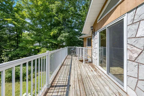 20 Tall Pines Dr, Tiny, ON L9M 0H4