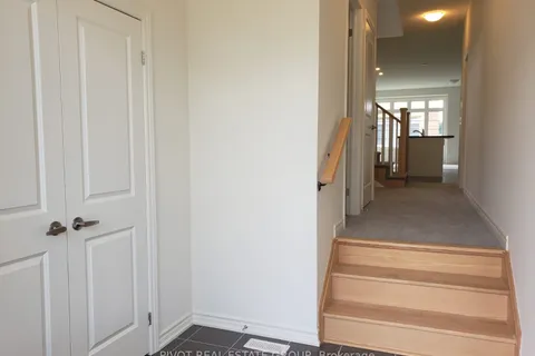 14 Sassafras Rd, Springwater, ON L9X 2C6
