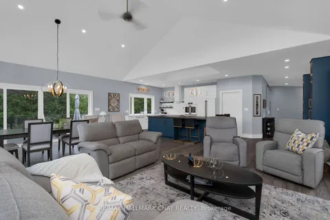 225 Lakeshore Rd, Oro-Medonte, ON L0L 2E0