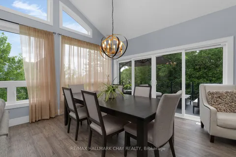 225 Lakeshore Rd, Oro-Medonte, ON L0L 2E0