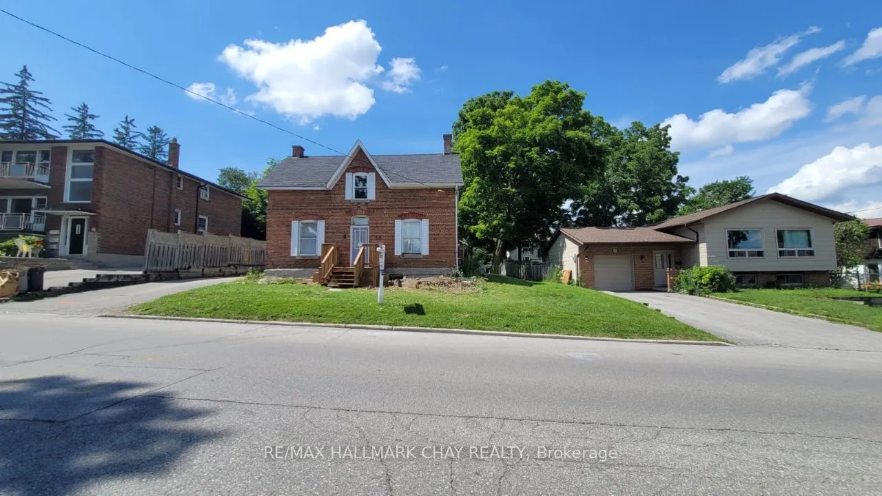 48 Rose St, Barrie, ON L4M 2T2