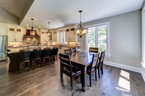 833 Eastdale Dr, Wasaga Beach, ON L9Z 2R5