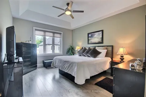 76 Old Mosley St, Wasaga Beach, ON L9Z 2J4