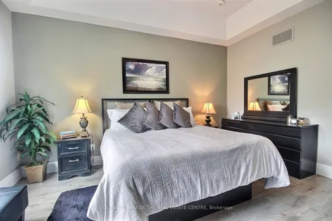 76 Old Mosley St, Wasaga Beach, ON L9Z 2J4