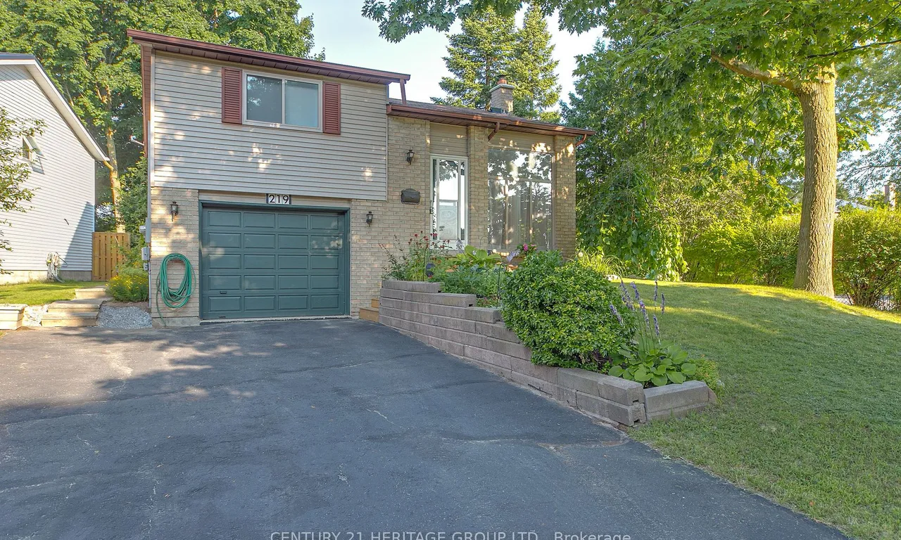 219 Burns Circ, Barrie, ON L4N 6A5