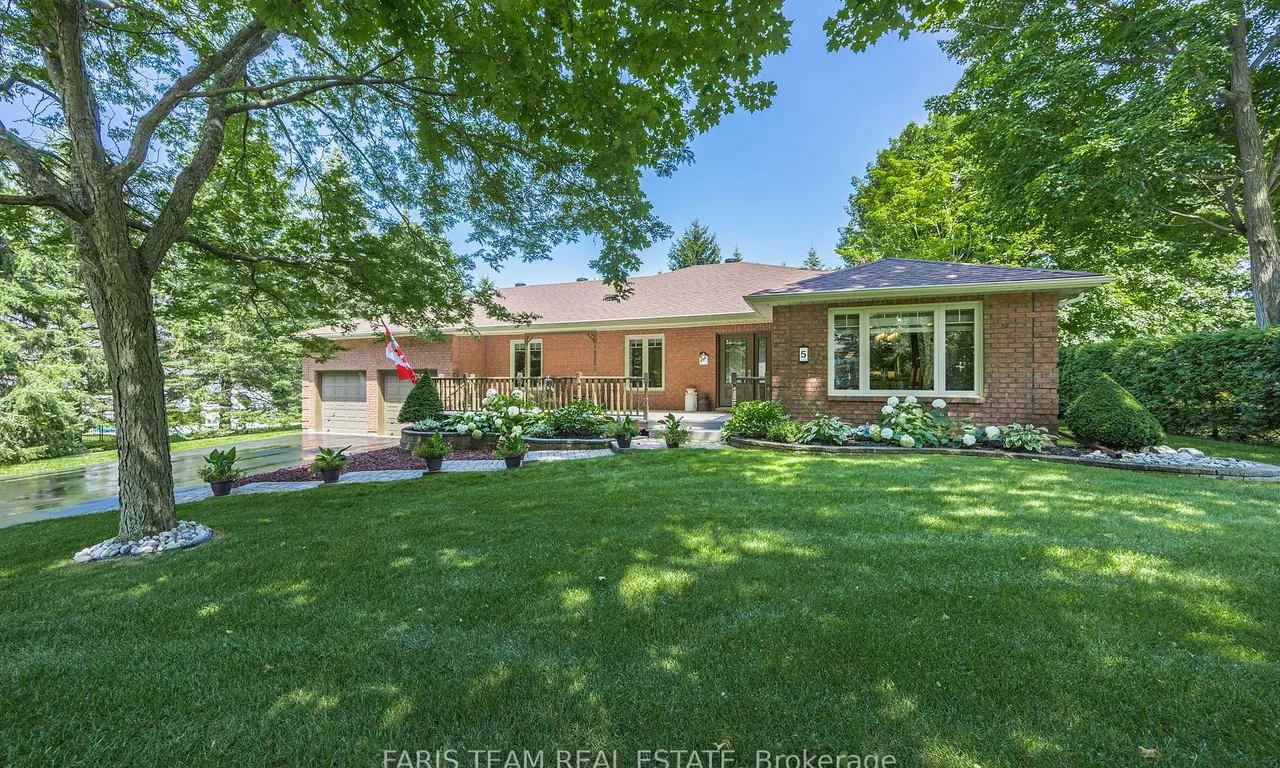 5 Nicholson Cres, Springwater, ON L0L 1Y3