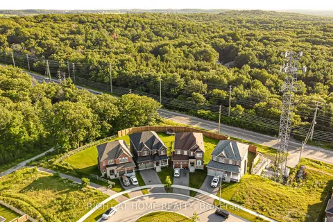 37 Muirfield Dr, Barrie, ON L4N 5S4