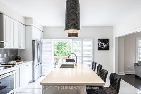 37 Muirfield Dr, Barrie, ON L4N 5S4