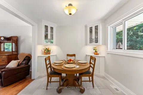 18 Lawrence Ave, Springwater, ON L9X 0W3