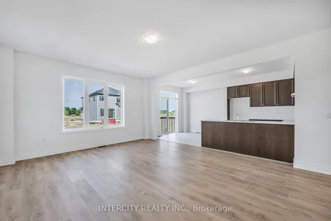 17 Mission St, Wasaga Beach, ON L9Z 0L8