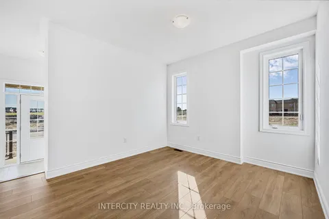 1 Mission St, Wasaga Beach, ON L6Z 0L8
